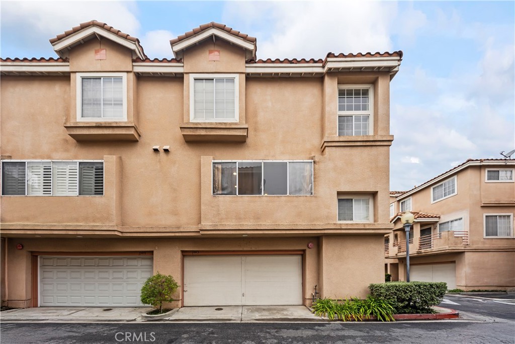 Residential for sale at 13957 Lemoli Avenue, Hawthorne CA featuring 3 beds and 4 baths