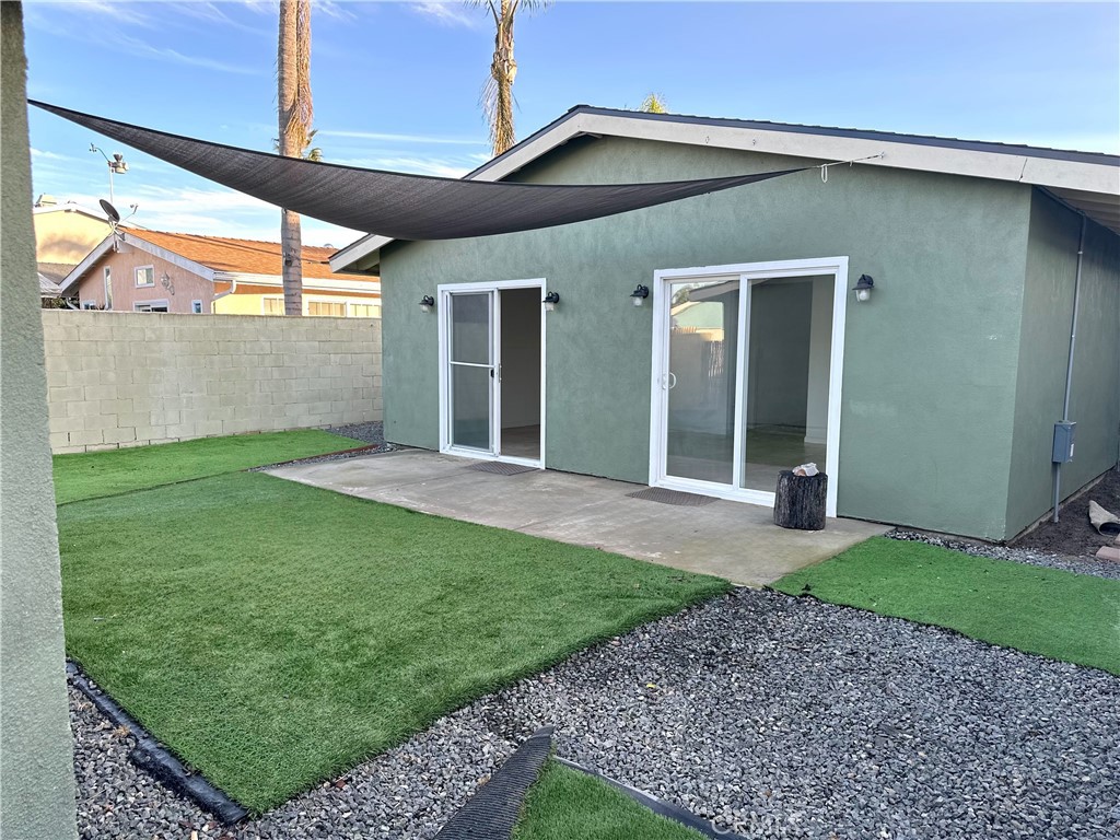 Residential Lease for rent at 8441 Doncaster, Huntington Beach CA featuring 4 beds and 2 baths