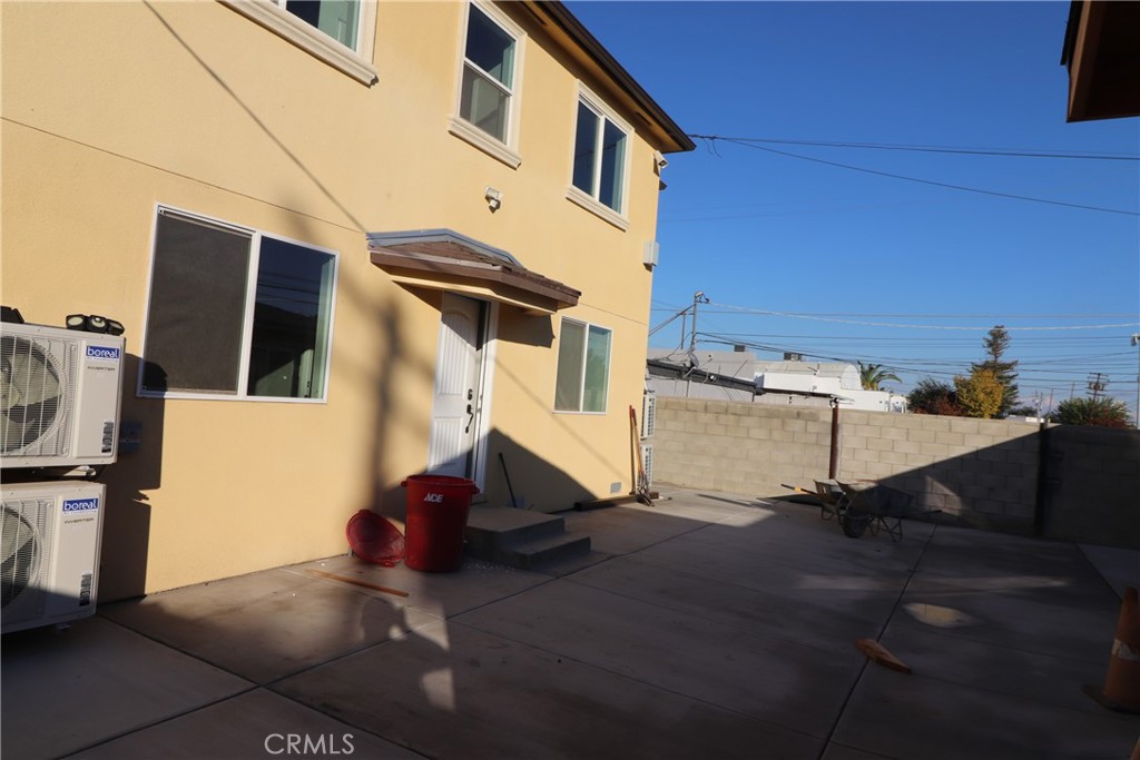 Residential Lease for rent at 295 E Lerdo Highway, Shafter CA featuring 1 bed and 1 bath