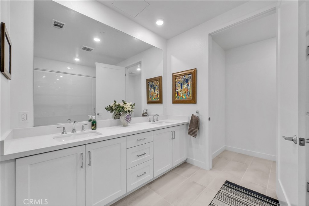 Residential Lease for rent at 4202 Rivington, Irvine CA featuring 2 beds and 3 baths