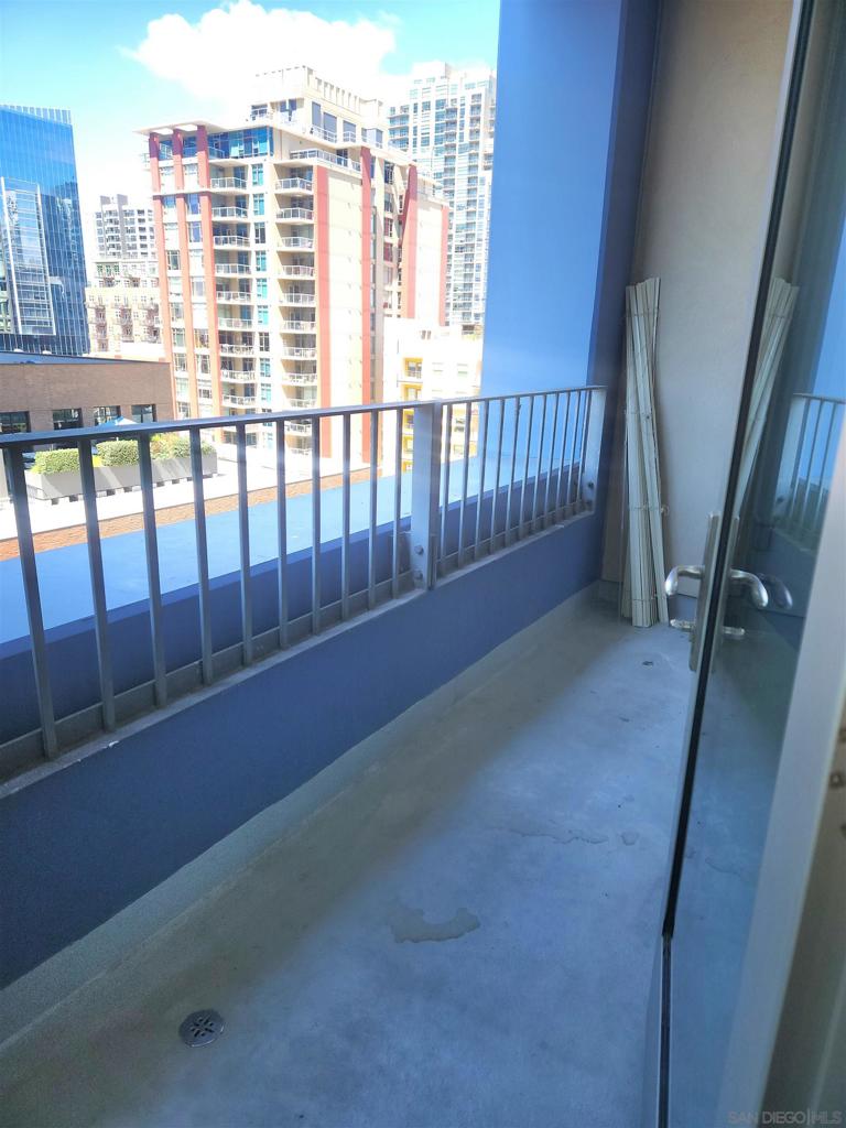 Residential Lease for rent at 321 10th Ave 804, San Diego CA featuring 1 bed and 1 bath