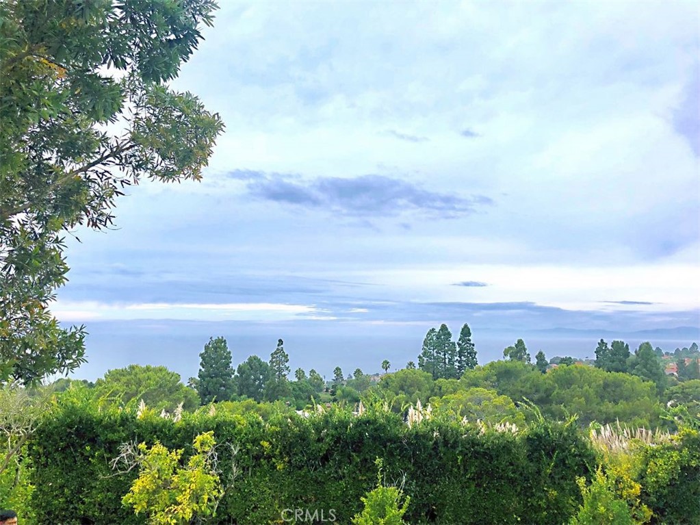 Residential Lease for rent at 6751 Alta Vista, Rancho Palos Verdes CA featuring 4 beds and 4 baths