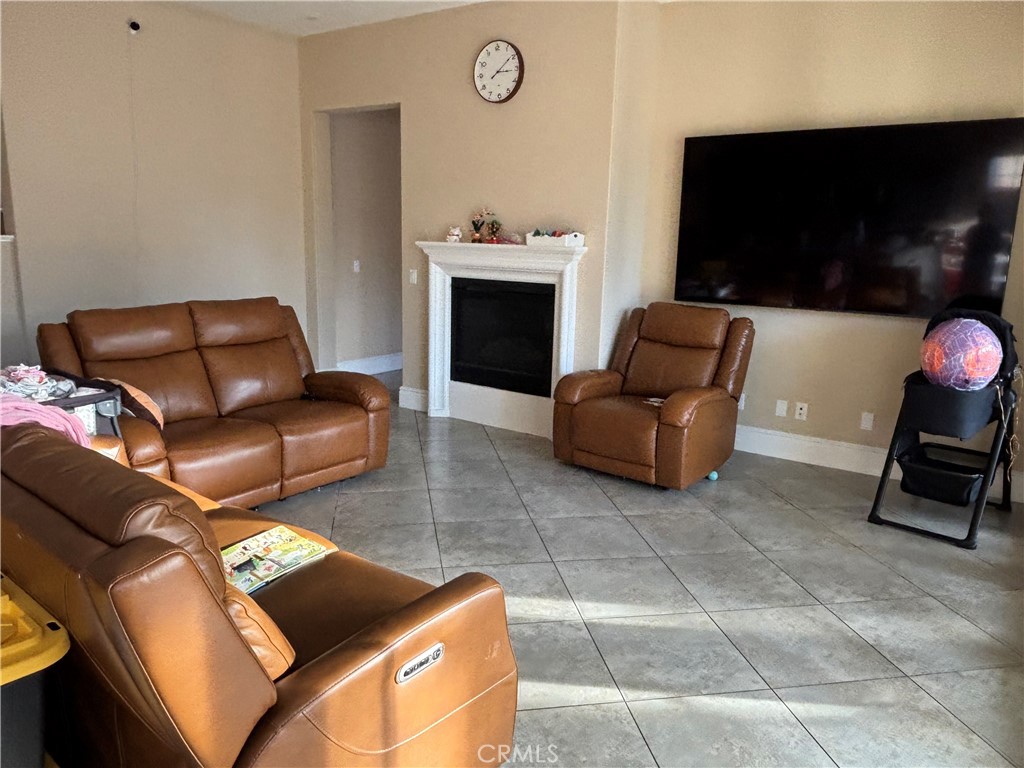 Residential Lease for rent at 164 Pavilion Park, Irvine CA featuring 4 beds and 5 baths