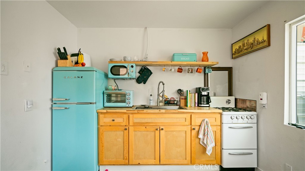 Residential for sale at 6972 Tamarisk Avenue, Yucca Valley CA featuring 2 beds and 1 bath