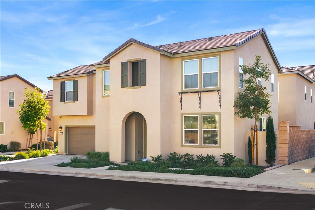 Residential for sale at 904 Maya Crossing 19, Lake Elsinore CA featuring 3 beds and 3 baths