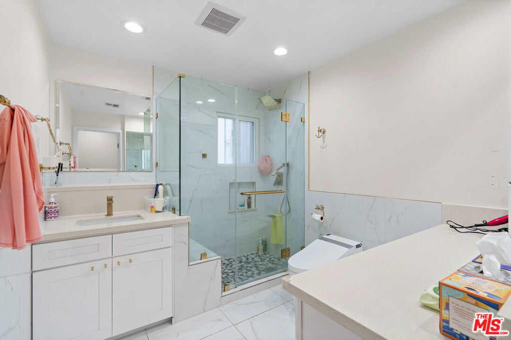 Residential for sale at 1051 5th Avenue, Los Angeles CA featuring 3 beds and 2 baths