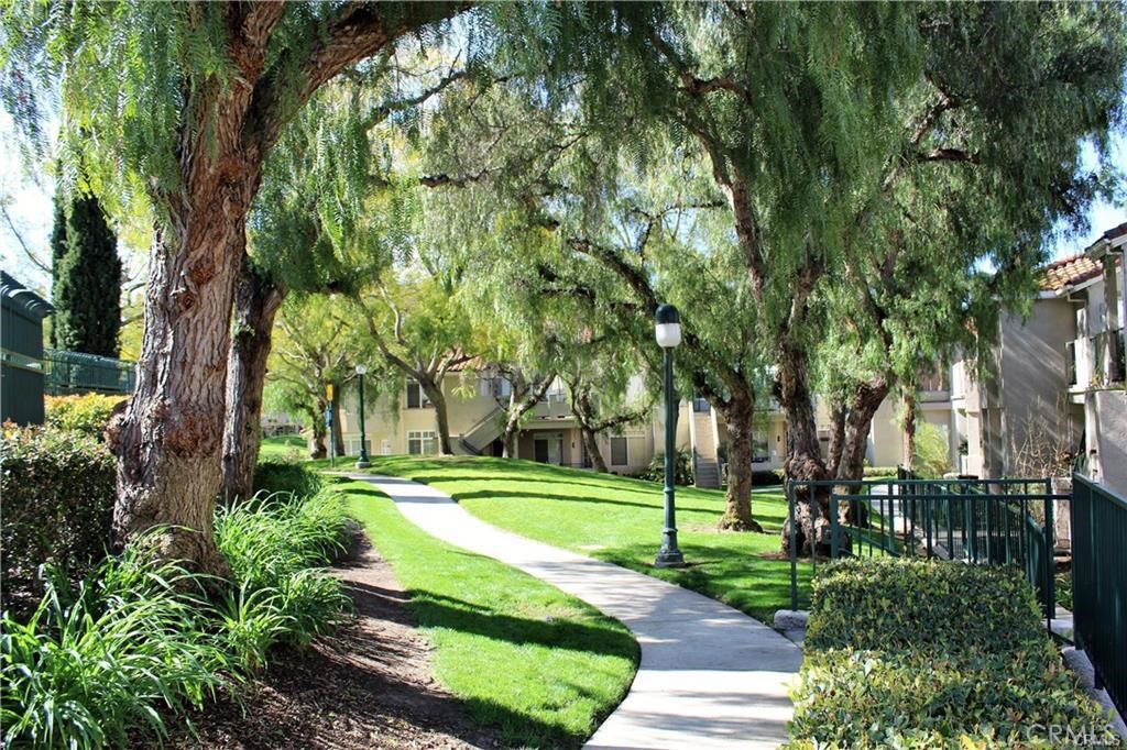 Residential Lease for rent at 13 Whippoorwill Lane, Aliso Viejo CA featuring 2 beds and 2 baths