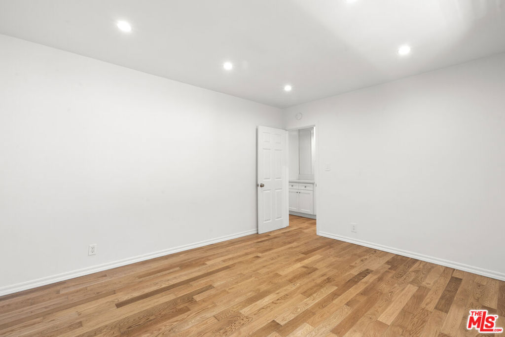 Residential Lease for rent at 923 N San Vicente Boulevard 7, West Hollywood CA featuring 1 bed and 1 bath