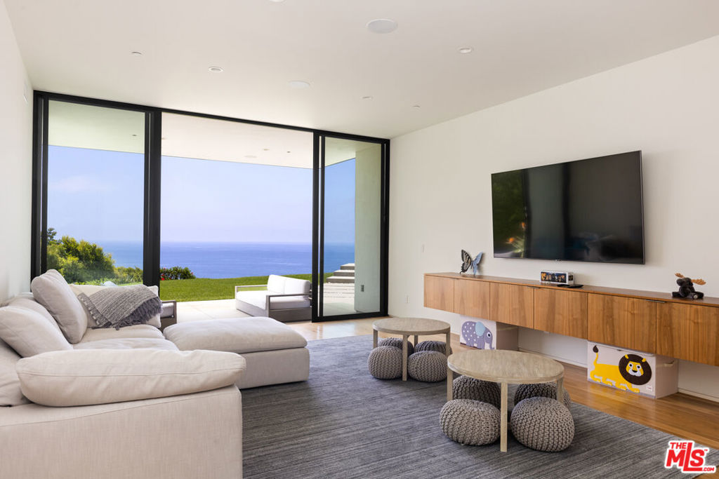 Residential for sale at 32357 Pacific Coast Highway, Malibu CA featuring 5 beds and 9 baths