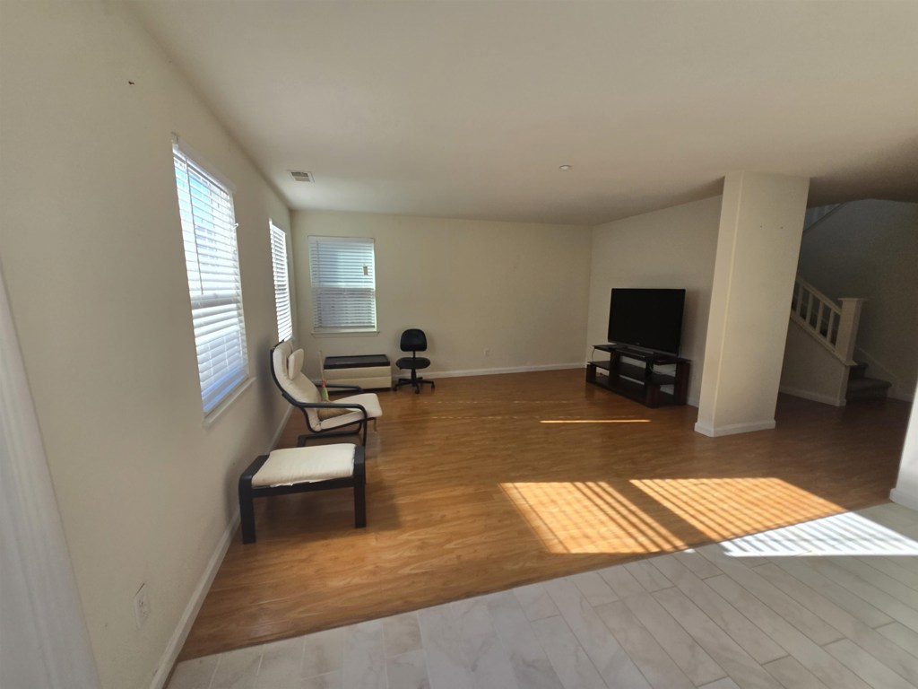 Residential Lease for rent at 126 Lucy Ln, Richmond CA featuring 3 beds and 3 baths