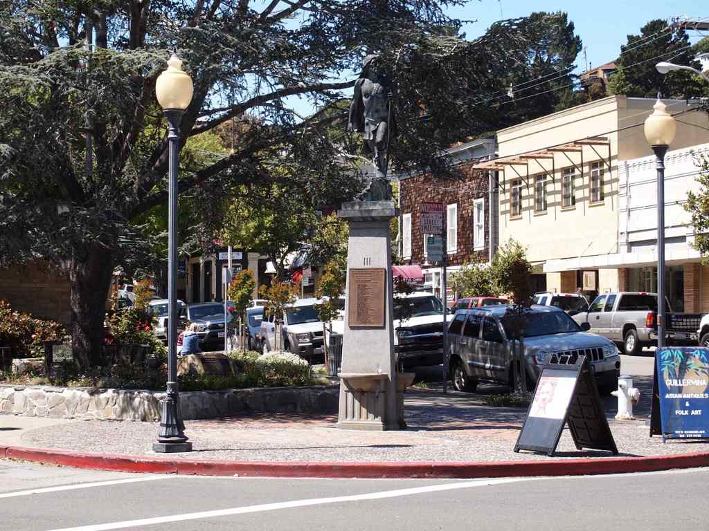 Residential Lease for rent at 216 Washington Avenue, Richmond CA featuring 1 bed and 1 bath