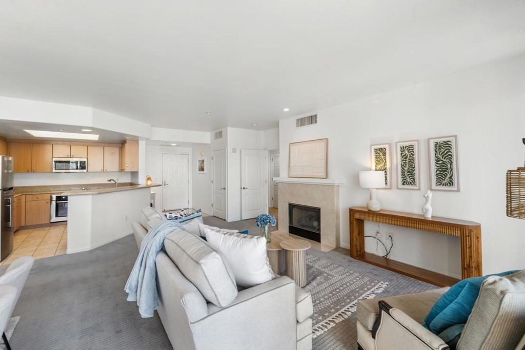 Residential for sale at 130 East San Fernando St 504, San Jose CA featuring 2 beds and 2 baths