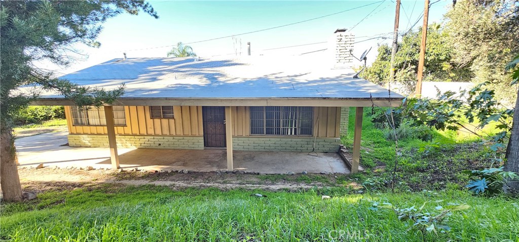 Residential Lease for rent at 4064 Harrison Canyon, San Bernardino CA featuring 2 beds and 1 bath