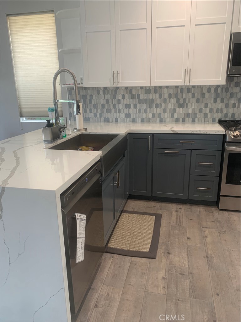 Residential Lease for rent at 7565 Ocean Point, Huntington Beach CA featuring 3 beds and 3 baths