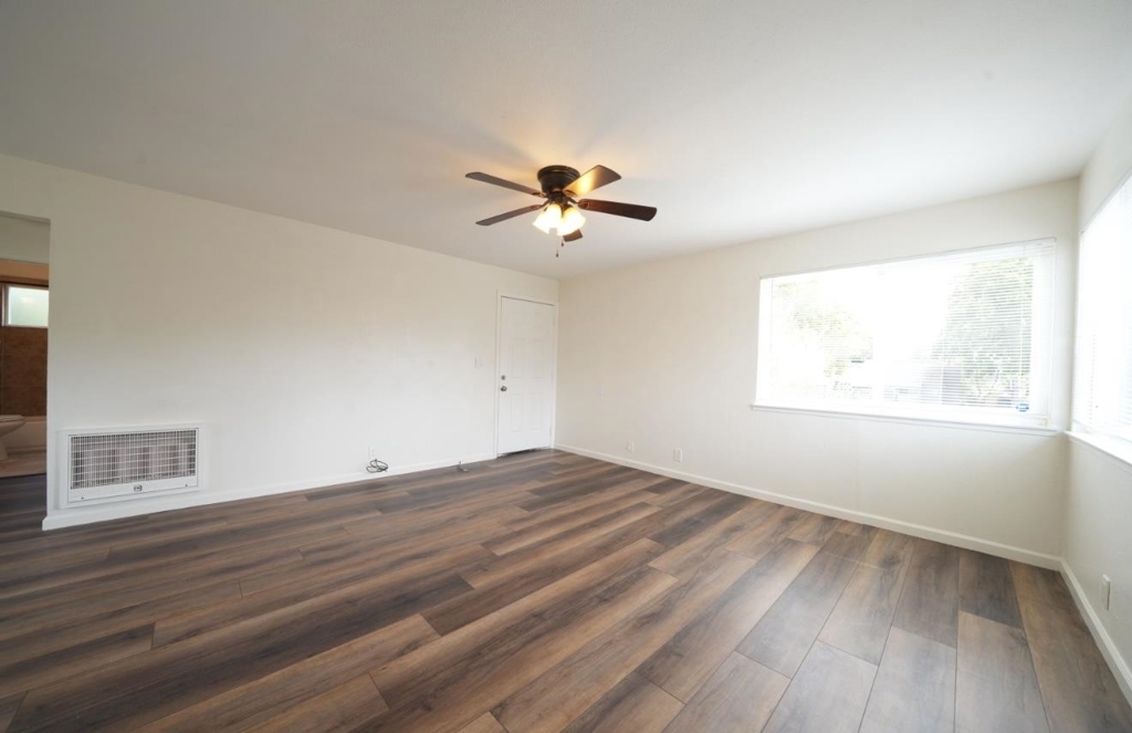 Residential Lease for rent at 100 Carolina St., Vallejo CA featuring 2 beds and 1 bath