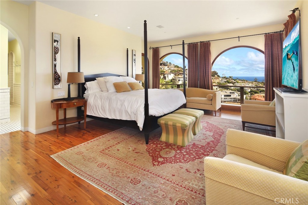 Residential Lease for rent at 1131 Emerald Bay, Laguna Beach CA featuring 5 beds and 6 baths