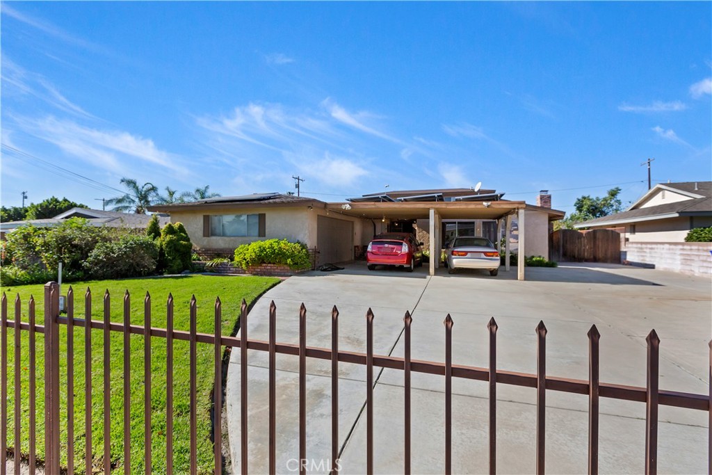 Residential for sale at 9850 Lombardy, Bloomington CA featuring 5 beds and 2 baths