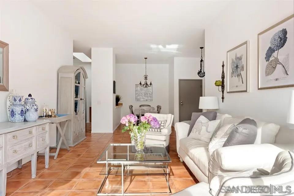 Residential Lease for rent at 8328 Regents Road 3G, San Diego CA featuring 2 beds and 2 baths