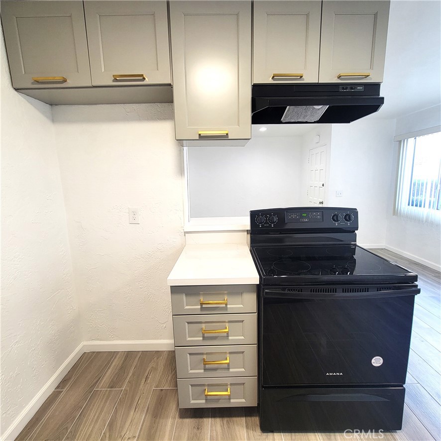 Residential Lease for rent at 3901 Green Avenue, Los Alamitos CA featuring 2 beds and 1 bath