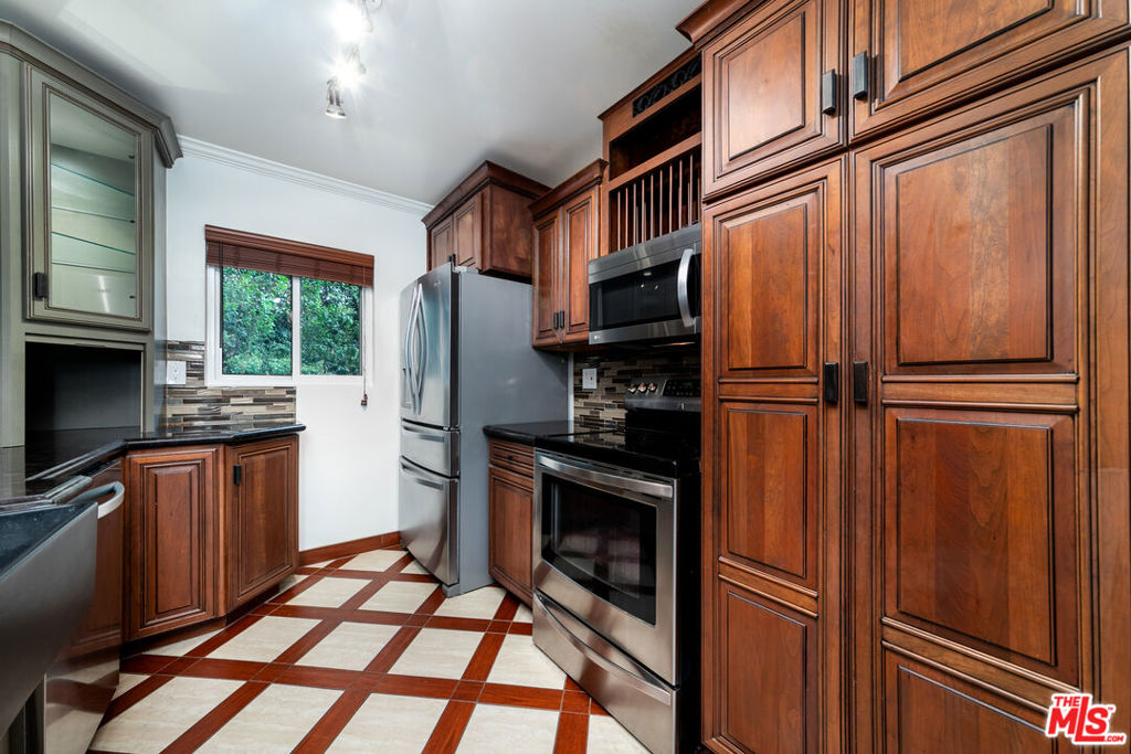 Residential for sale at 1228 N La Cienega Boulevard 102, West Hollywood CA featuring 2 beds and 2 baths