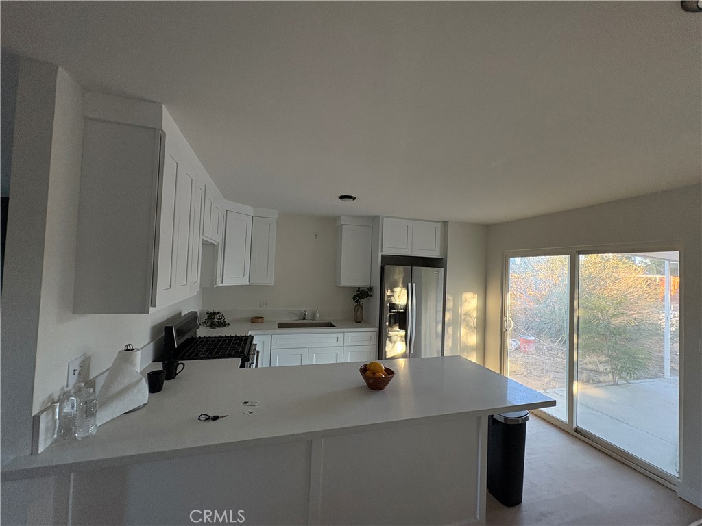 Residential Lease for rent at 16245 Pine, Hesperia CA featuring 2 beds and 1 bath