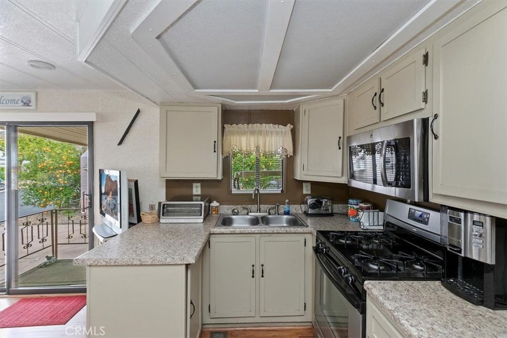 Manufactured In Park for sale at 70201 Aurora Road 225, Desert Hot Springs CA featuring 1 bed and 1 bath