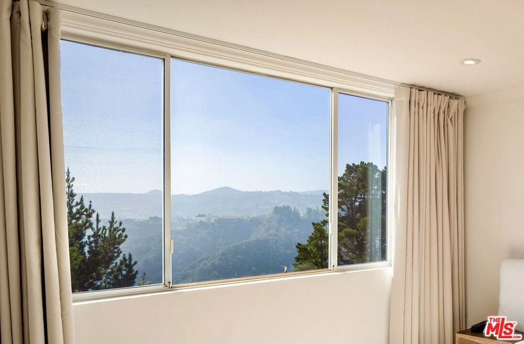 Residential for sale at 2385 Roscomare Road D3, Los Angeles CA featuring 2 beds and 2 baths