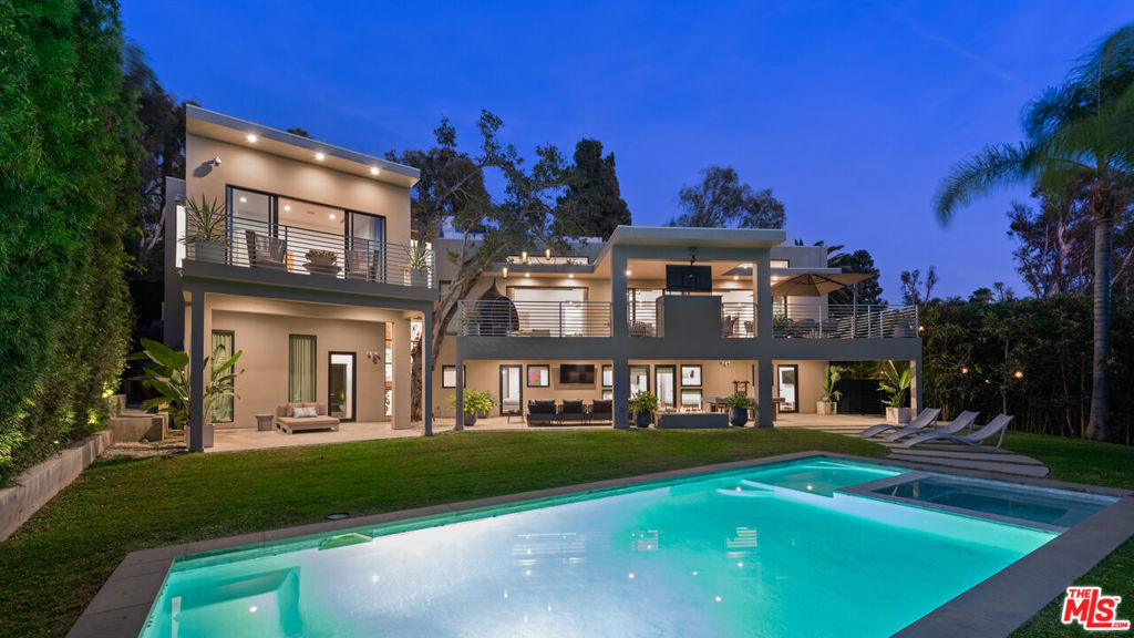 Residential Lease for rent at 1085 Carolyn Way, Beverly Hills CA featuring 5 beds and 7 baths