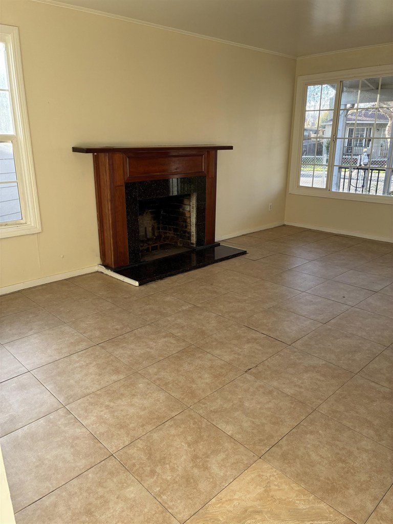 Residential for sale at 626 La Prenda Dr, Oakland CA featuring 3 beds and 1 bath