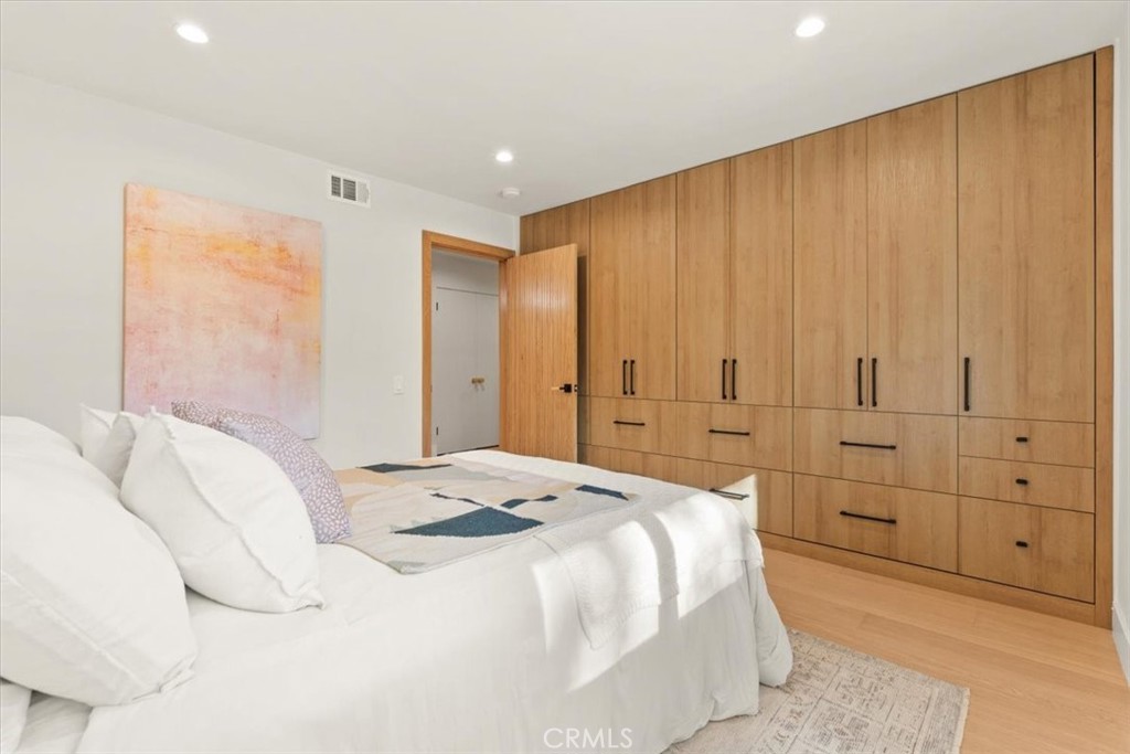 Residential for sale at 5748 Briartree, La Canada Flintridge CA featuring 4 beds and 3 baths