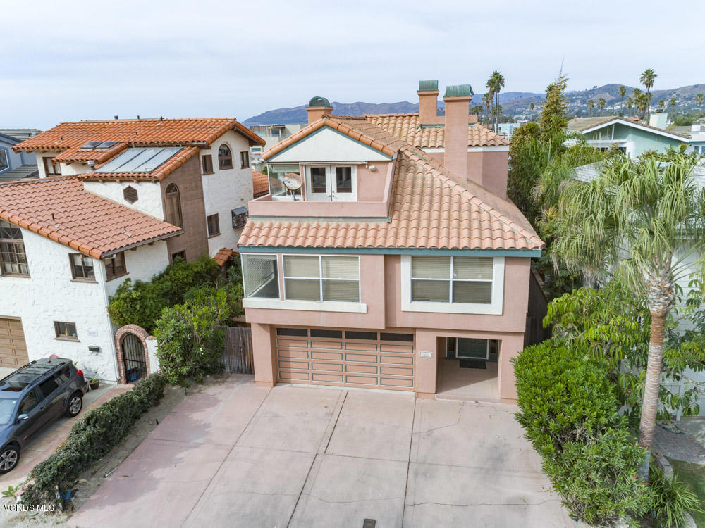 Residential Lease for rent at 1201 Cornwall Lane, Ventura CA featuring 4 beds and 5 baths
