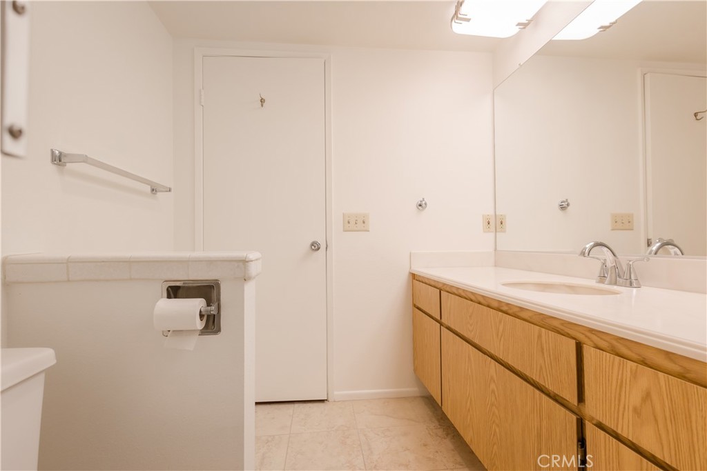 Residential Lease for rent at 40583 Pebble Beach Circle, Palm Desert CA featuring 2 beds and 2 baths