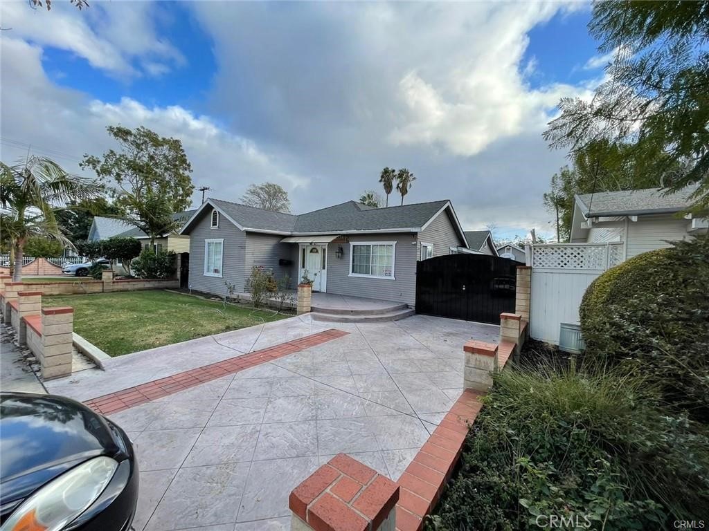 Residential for sale at 326 E Bishop, Santa Ana CA featuring 4 beds and 3 baths