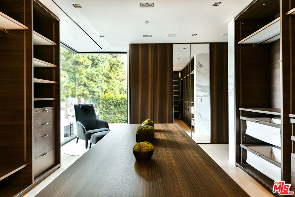 Residential for sale at 1231 LAGO VISTA Drive, Beverly Hills CA featuring 7 beds and 11 baths