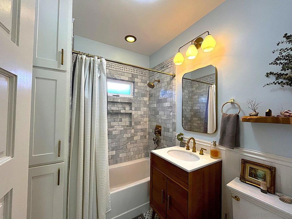 Residential for sale at 801 27Th St, San Diego CA featuring 2 beds and 1 bath