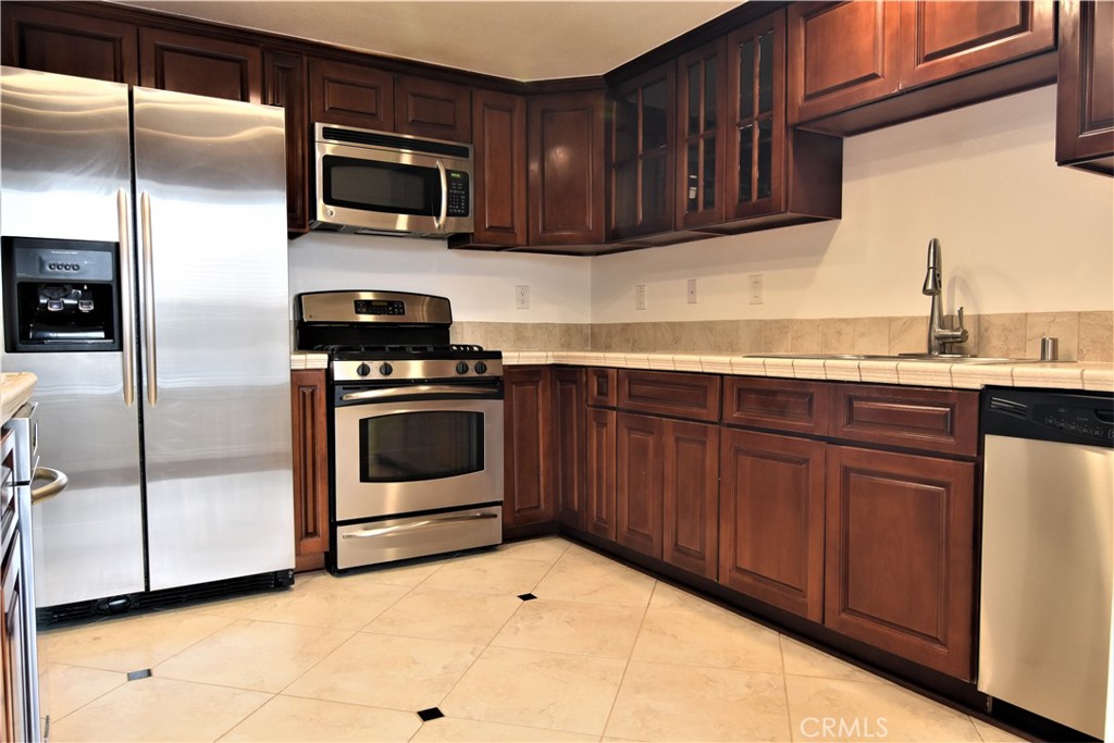 Residential Lease for rent at 16943 Bluewater Lane 56, Huntington Beach CA featuring 2 beds and 1 bath