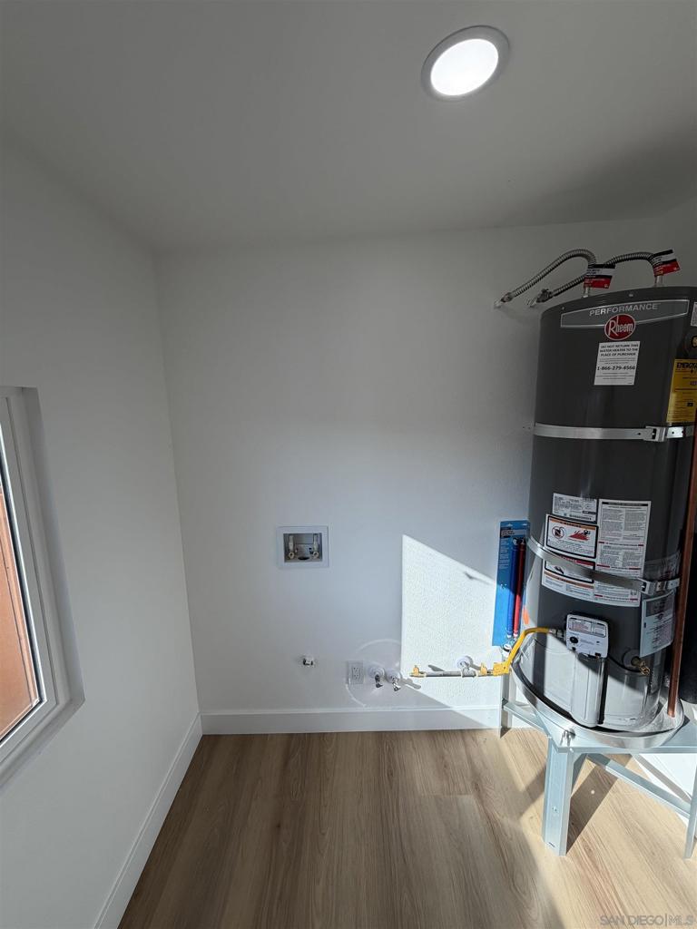 Residential Lease for rent at 698 J St, Chula Vista CA featuring 2 beds and 1 bath