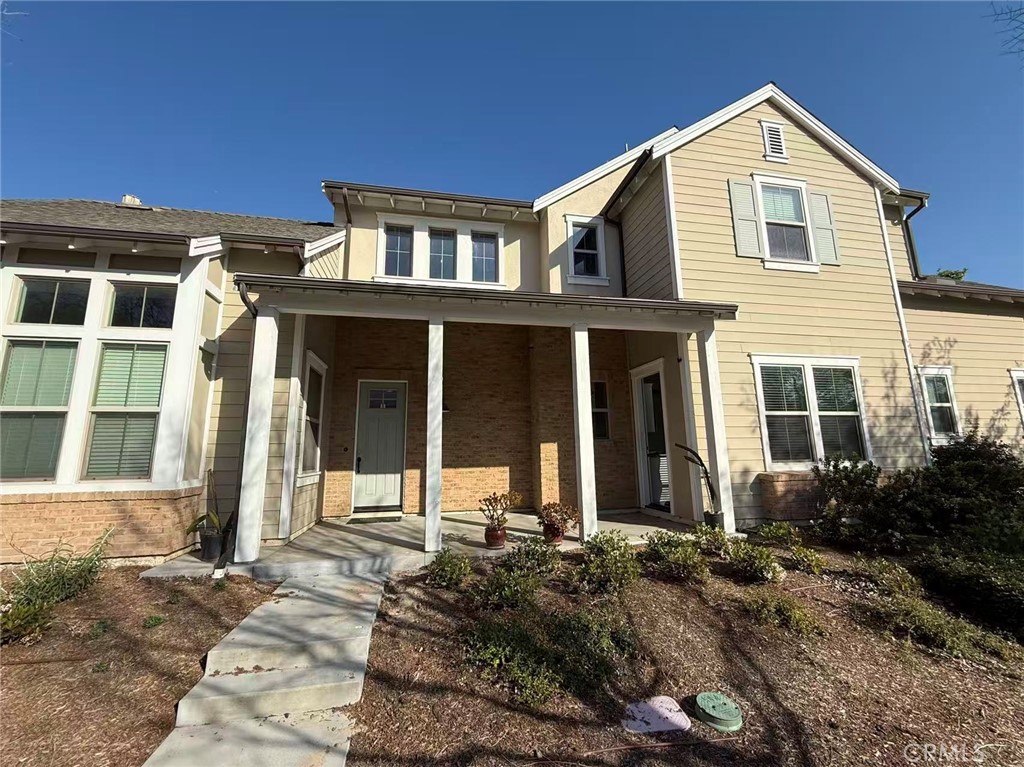 Residential Lease for rent at 130 Follyhatch, Irvine CA featuring 1 bed and 1 bath