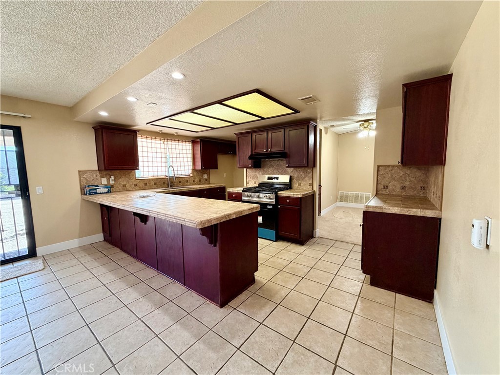 Residential Lease for rent at 15939 Tyrol, Fontana CA featuring 3 beds and 3 baths
