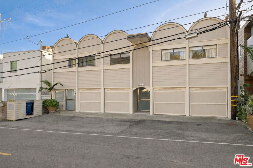 Residential for sale at 25234 Malibu Road 2, Malibu CA featuring 2 beds and 2 baths