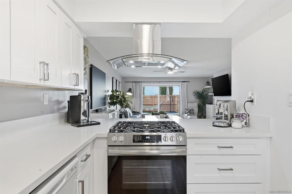 Residential for sale at 6795 Alvarado Rd 3, San Diego CA featuring 3 beds and 3 baths