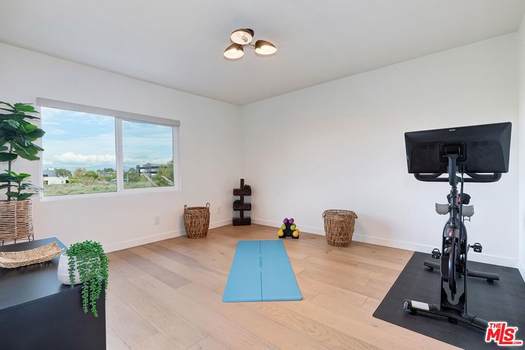 Residential for sale at 4748 La Villa Marina D, Marina Del Rey CA featuring 3 beds and 3 baths