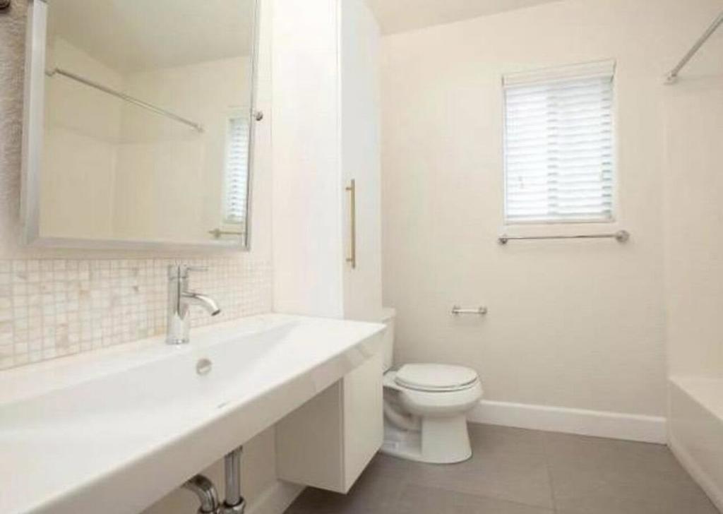 Residential Lease for rent at 394 Tava Lane, Palm Desert CA featuring 2 beds and 2 baths