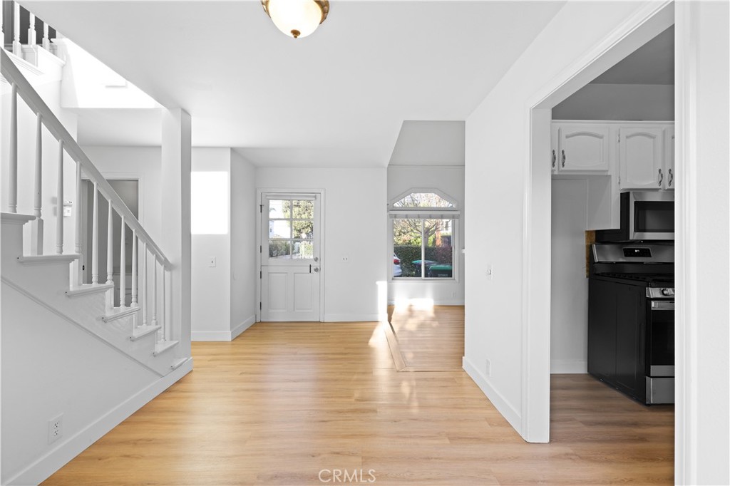 Residential Lease for rent at 1597 Riverside, Costa Mesa CA featuring 3 beds and 4 baths