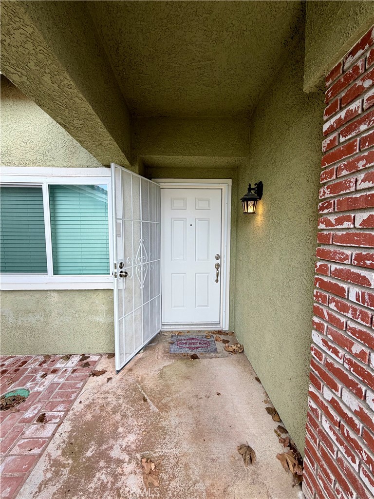 Residential Lease for rent at 44836 Marge Place, Temecula CA featuring 3 beds and 2 baths