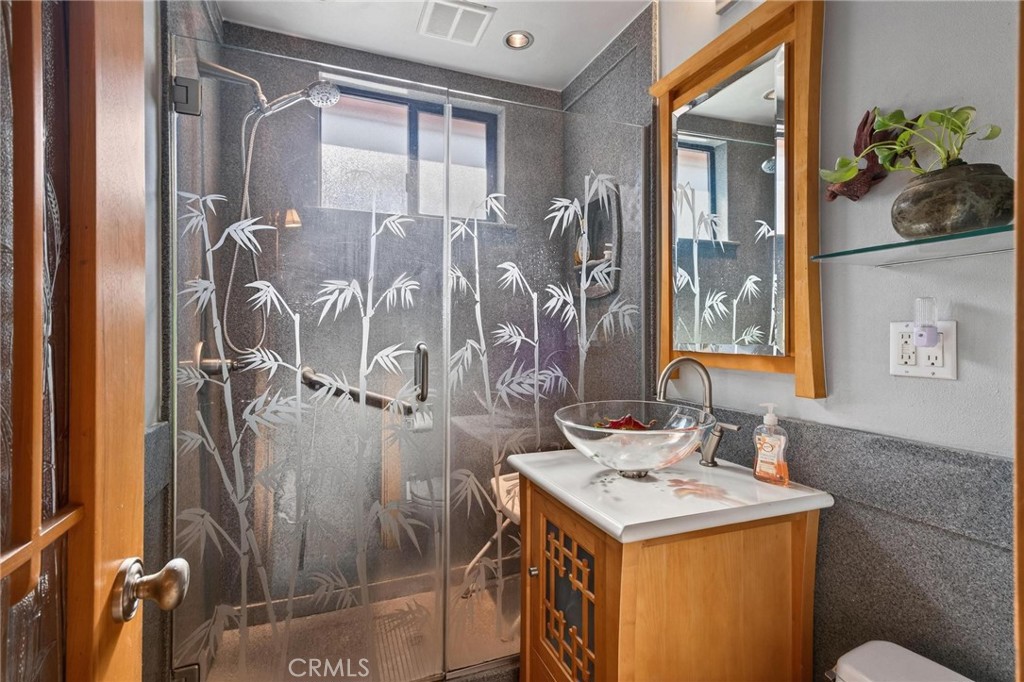 Active for sale at Redondo Beach, CA, Redondo Beach, CA CA and 2 baths