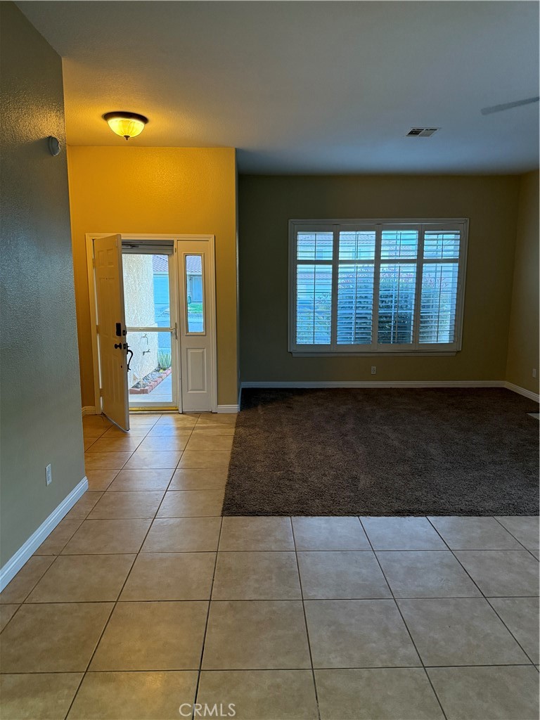 Residential Lease for rent at 17568 Landis, Victorville CA featuring 4 beds and 2 baths
