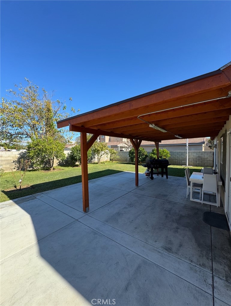 Residential Lease for rent at 7627 Key West, Riverside CA featuring 3 beds and 2 baths