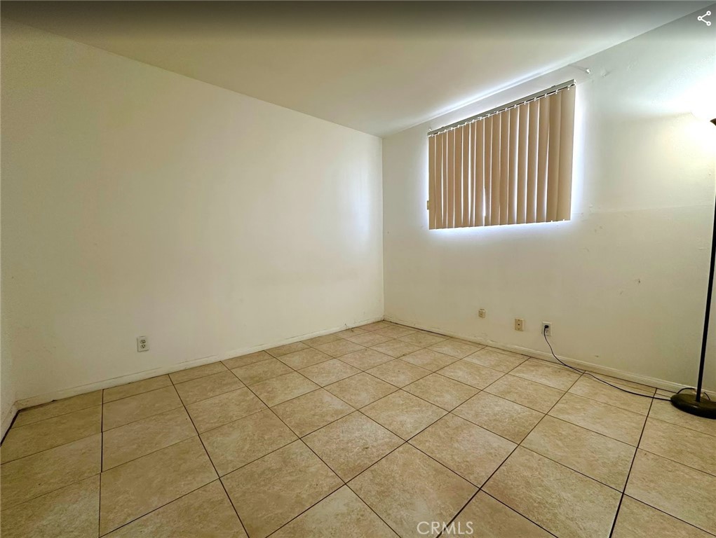 Residential for sale at 39302 10th E, Palmdale CA featuring 3 beds and 1 bath