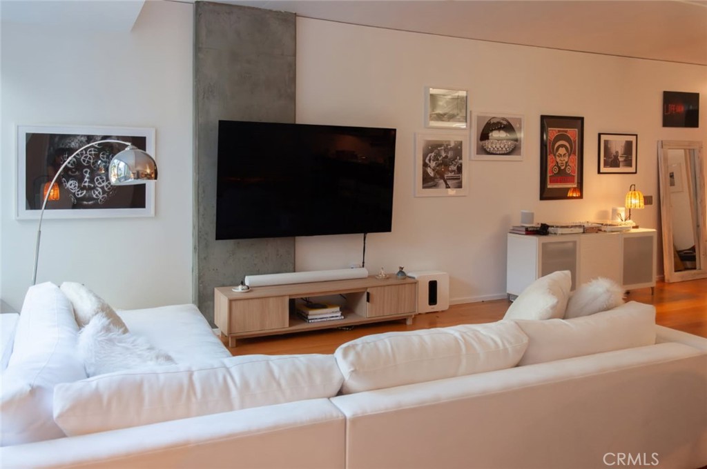 Residential for sale at 1155 S Grand 307, Los Angeles CA featuring 1 bed and 1 bath